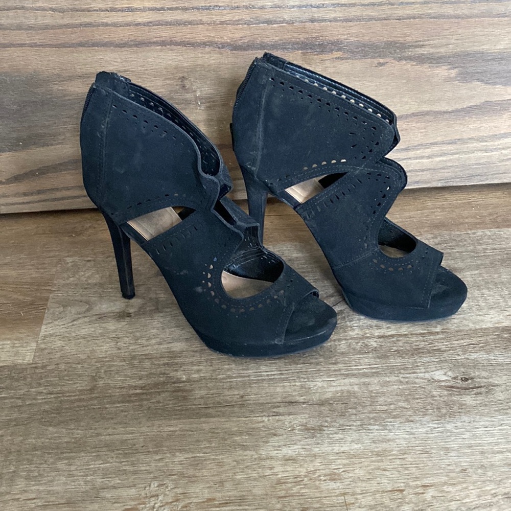 Apt. 9 Heels